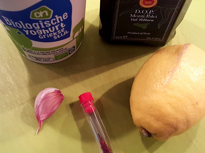 Yoghurt-saffraandip Yoghurt-saffraandip