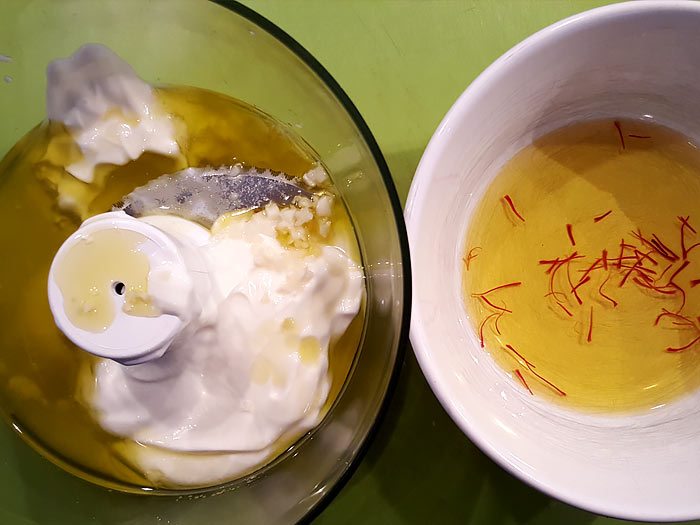 Yoghurt-saffraandip Yoghurt-saffraandip