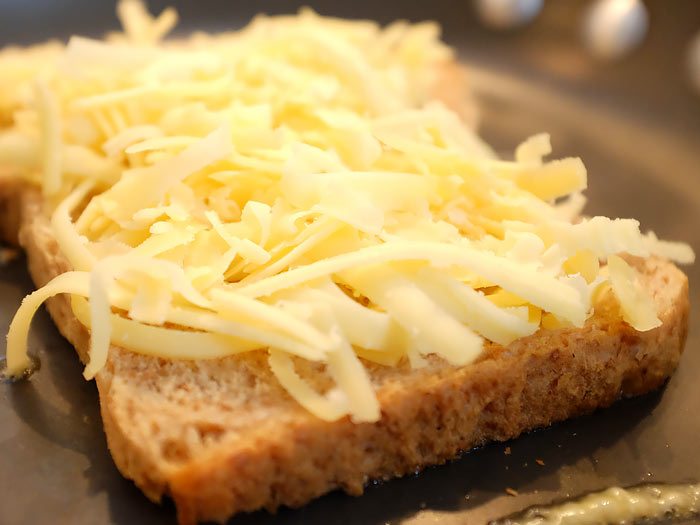 De allerlekkerste tosti uit de pan maak je zo